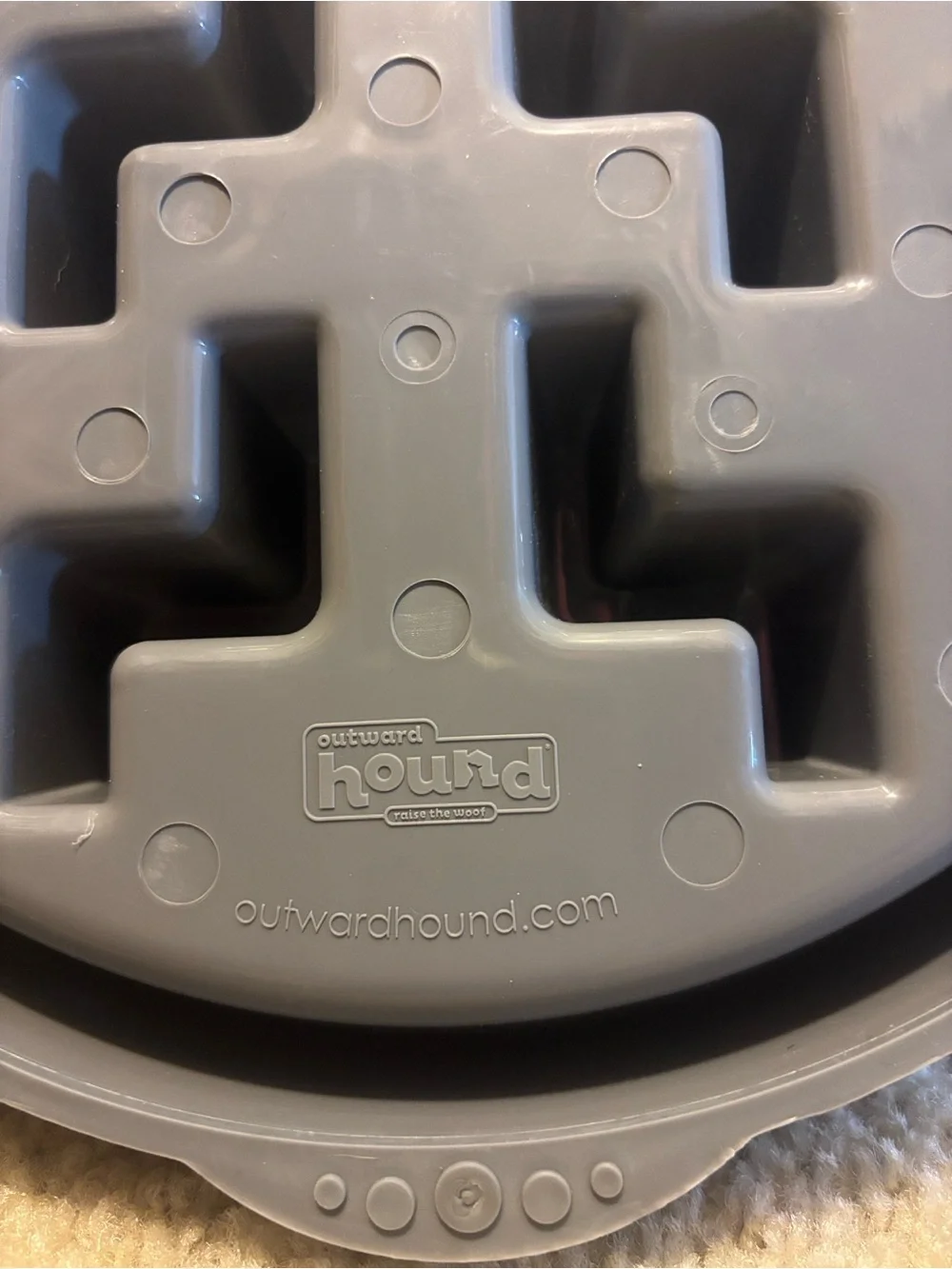 Outward Hound slow feed